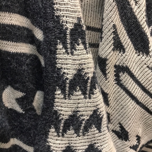 Cardigan - Picture 5 of 6